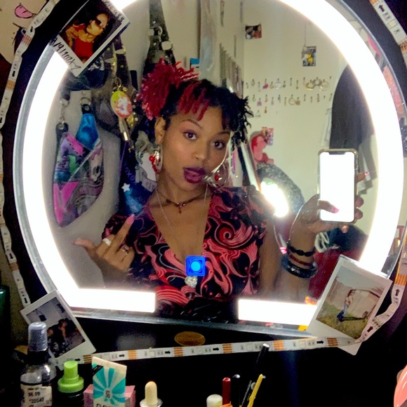 Meet your Posher, Asia - Picture 1 of 1